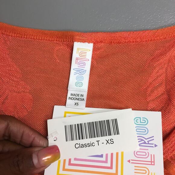 LulaRoe Orange Feather Print Scoop Neck Short Sleeve Jacquard Classic T-Shirt XS - Picture 6 of 8